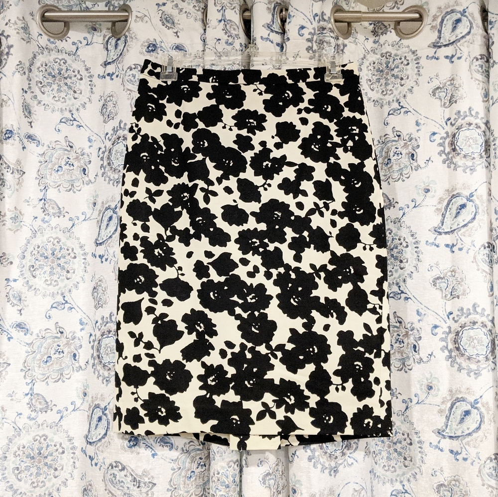 NWOT Black & Cream Floral Pencil Skirt Sz 0